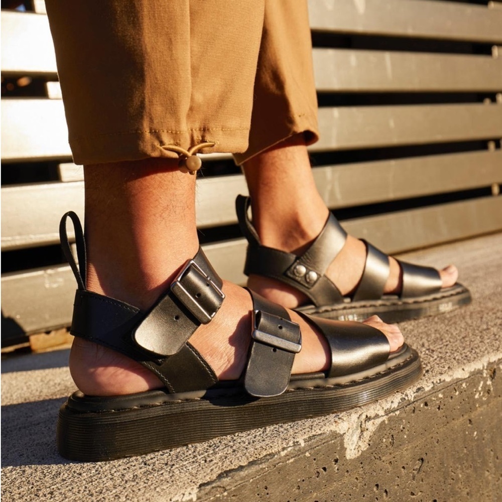 Dr. Martens Unisex GRYPHON BRANDO BLACK LEATHER GLADIATOR SANDALS 9